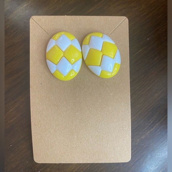 NWT Jewelry Box in Black With Choice of One Set of Vintage Earrings - Picture 13 of 14